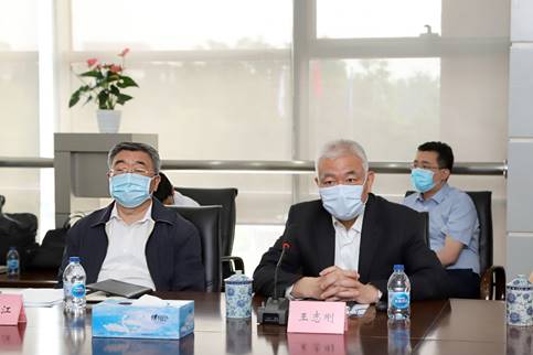 市長會(huì)議調(diào)研聽取科學(xué)家的匯報(bào)與建議